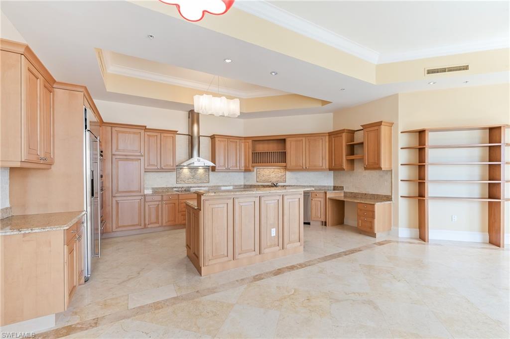 THE PARAMOUNT - Residential