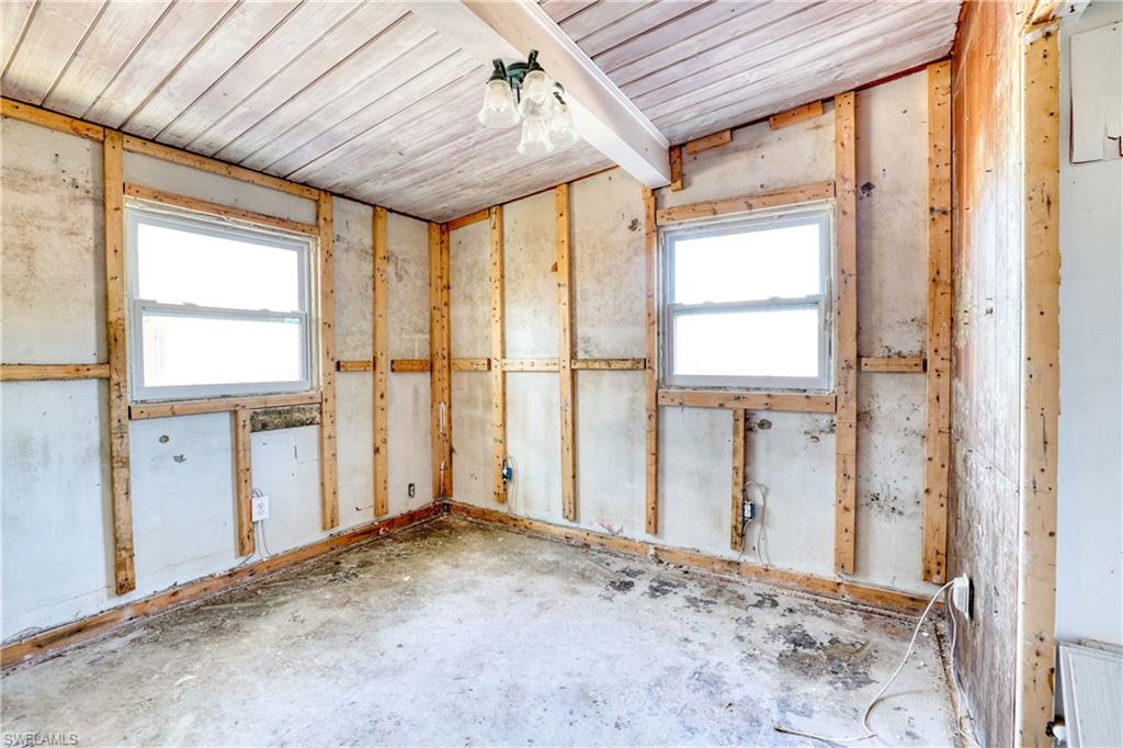 LYNNS HIGHLAND PARK - Residential