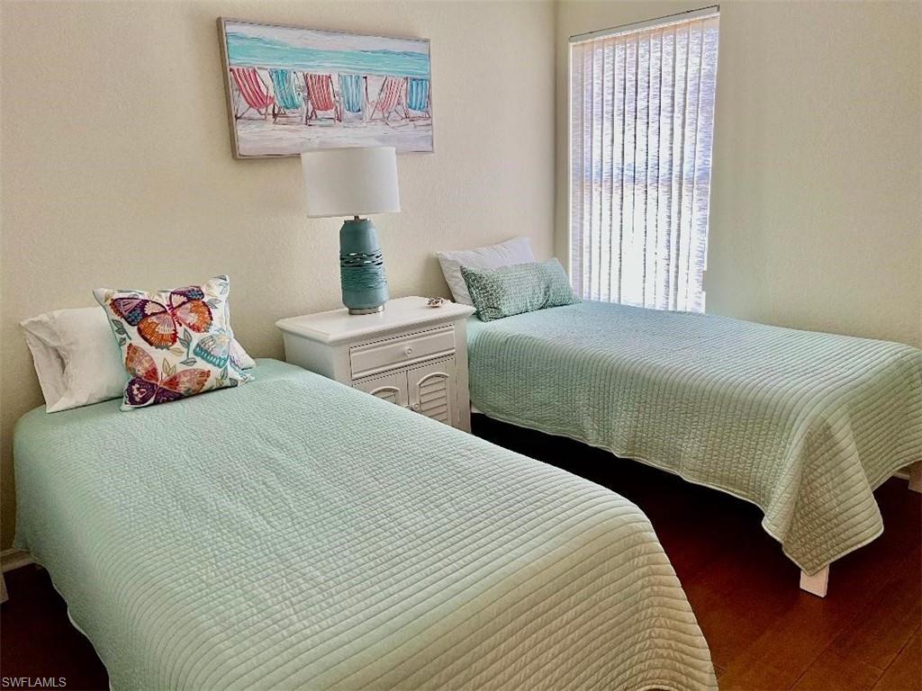 LAUREL OAKS AT PELICAN BAY - Residential Lease