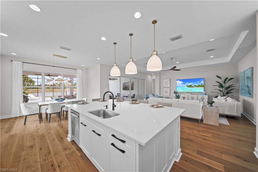 VALENCIA TRAILS - Residential