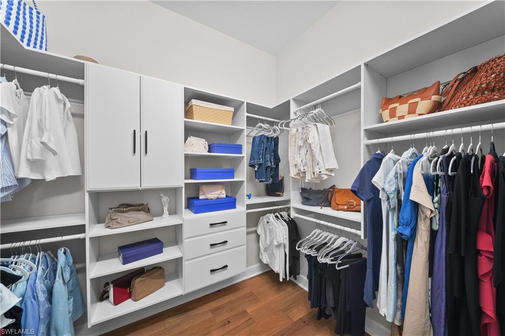 VALENCIA TRAILS - Residential