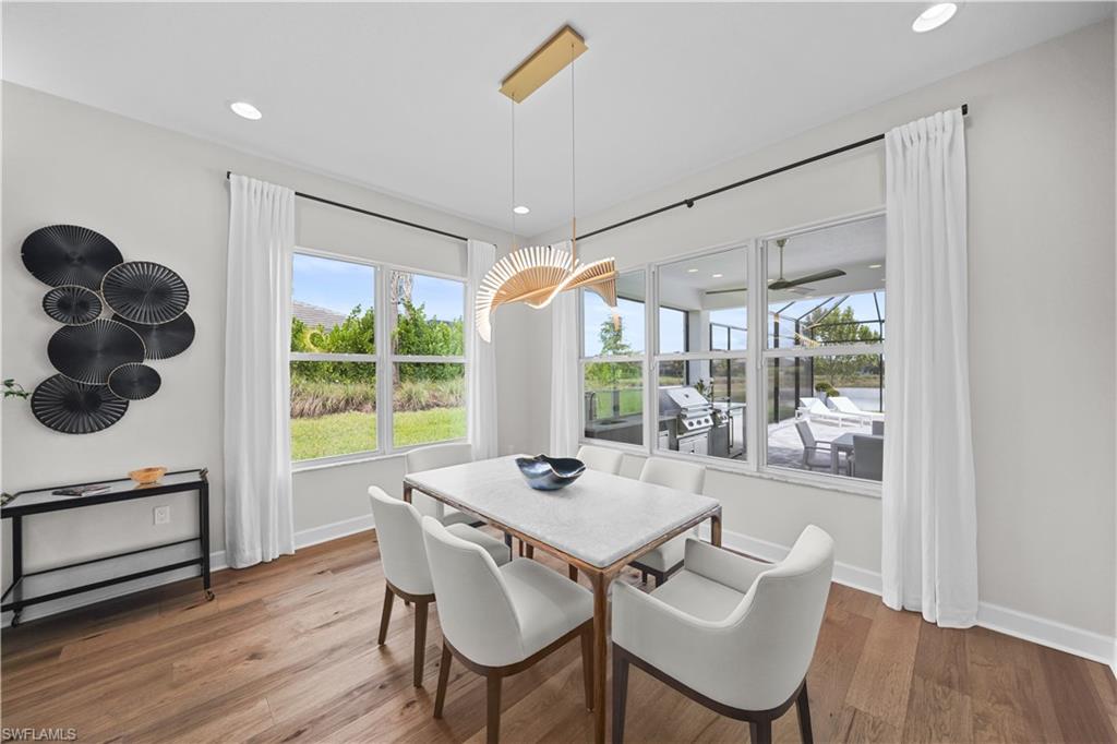 VALENCIA TRAILS - Residential