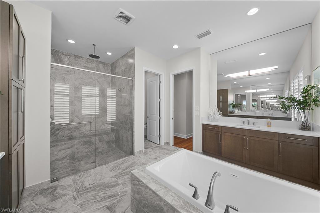 VALENCIA TRAILS - Residential