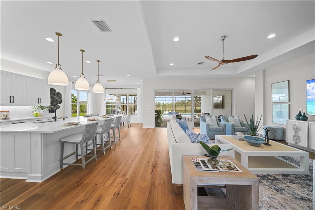 VALENCIA TRAILS - Residential