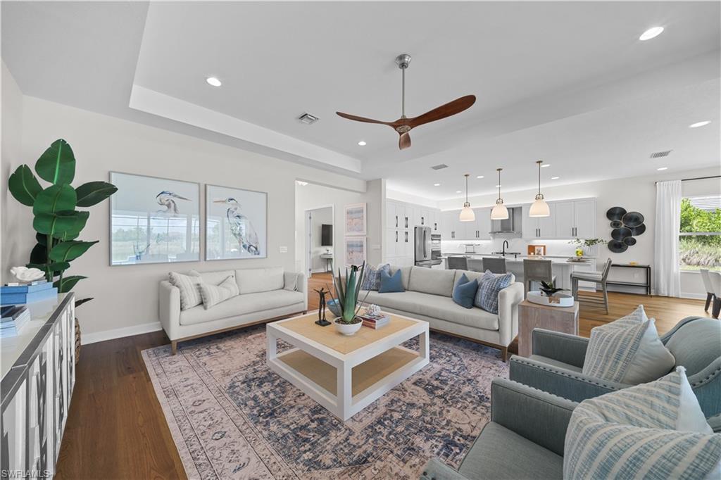 VALENCIA TRAILS - Residential