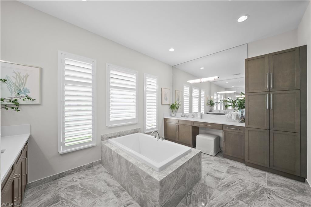 VALENCIA TRAILS - Residential