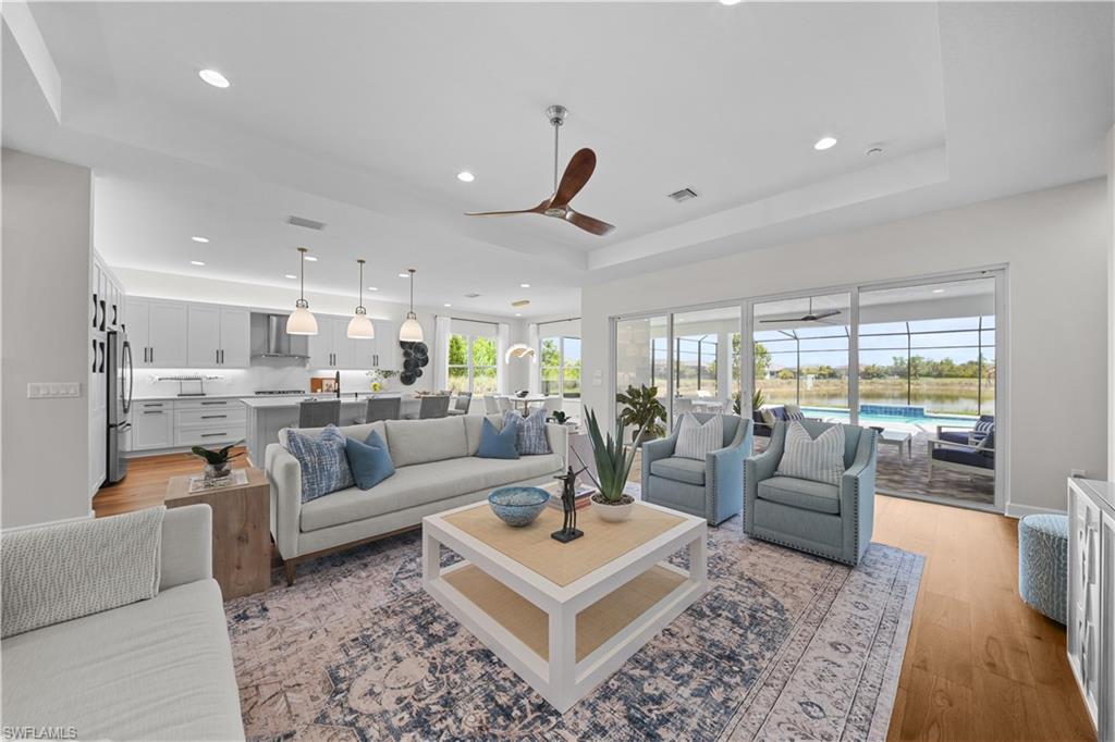 VALENCIA TRAILS - Residential