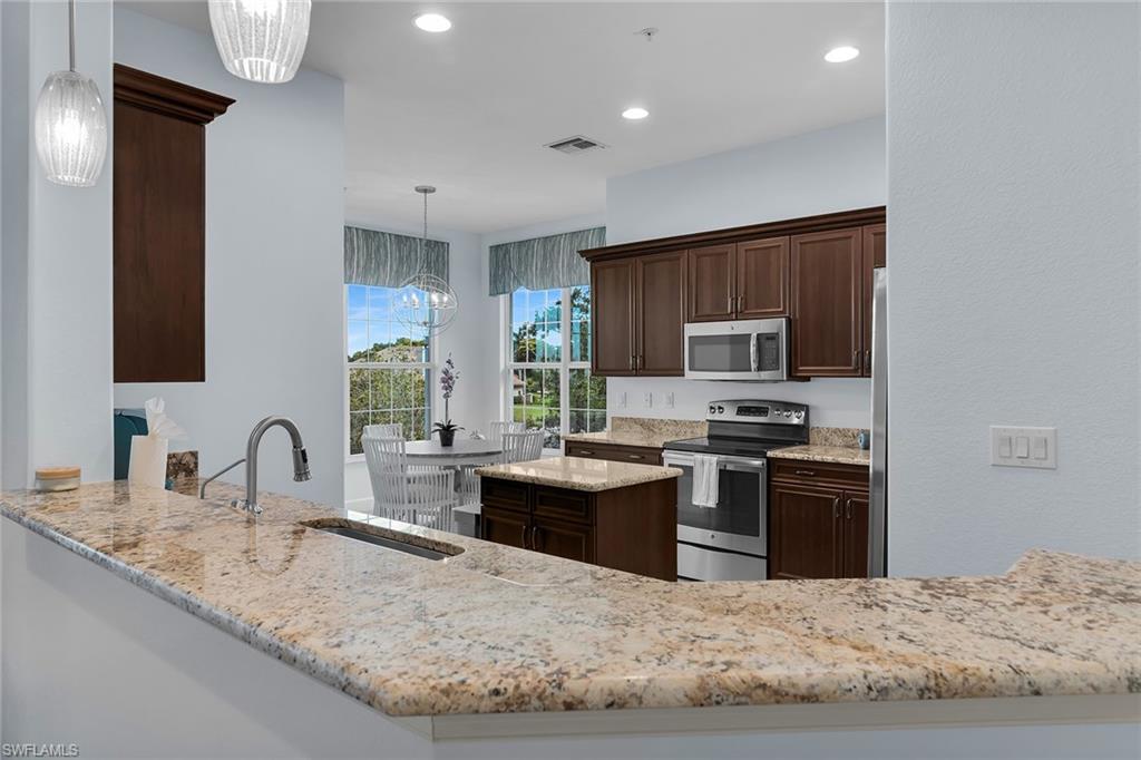 PLAYERS COVE - Residential