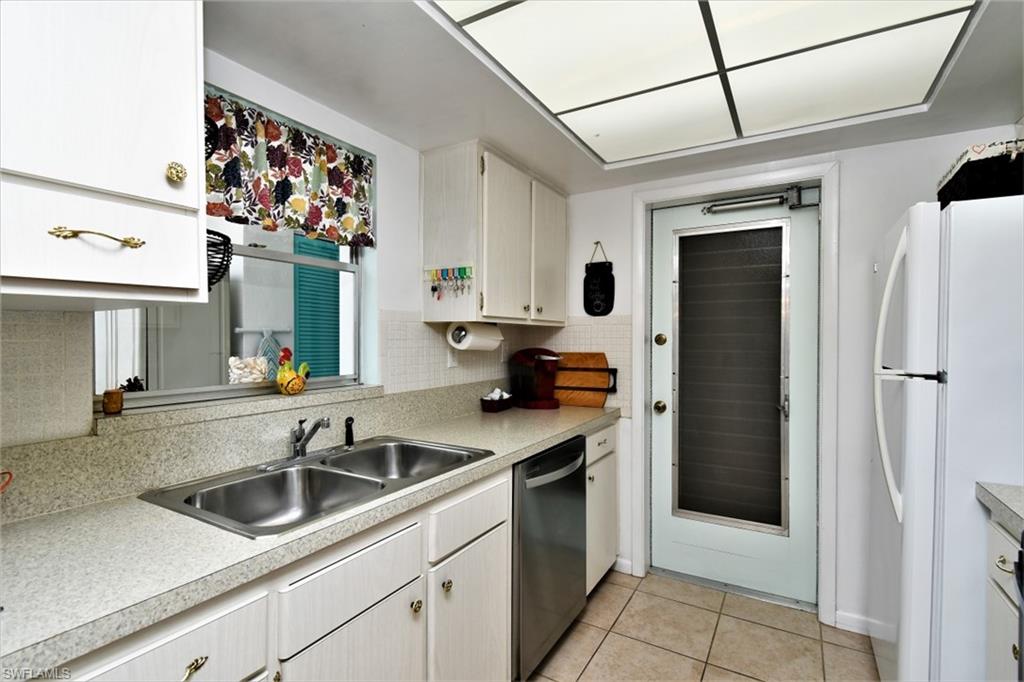 HILLCREST CONDOMINIUM - Residential