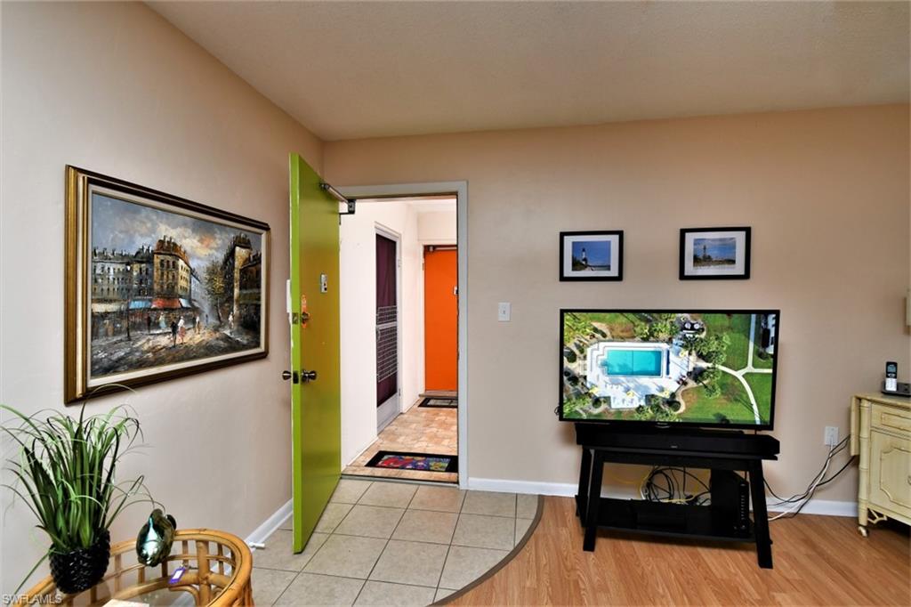 HILLCREST CONDOMINIUM - Residential