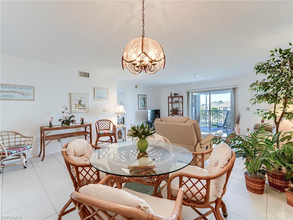 ROYAL PELICAN TOWNHOUSE - Residential