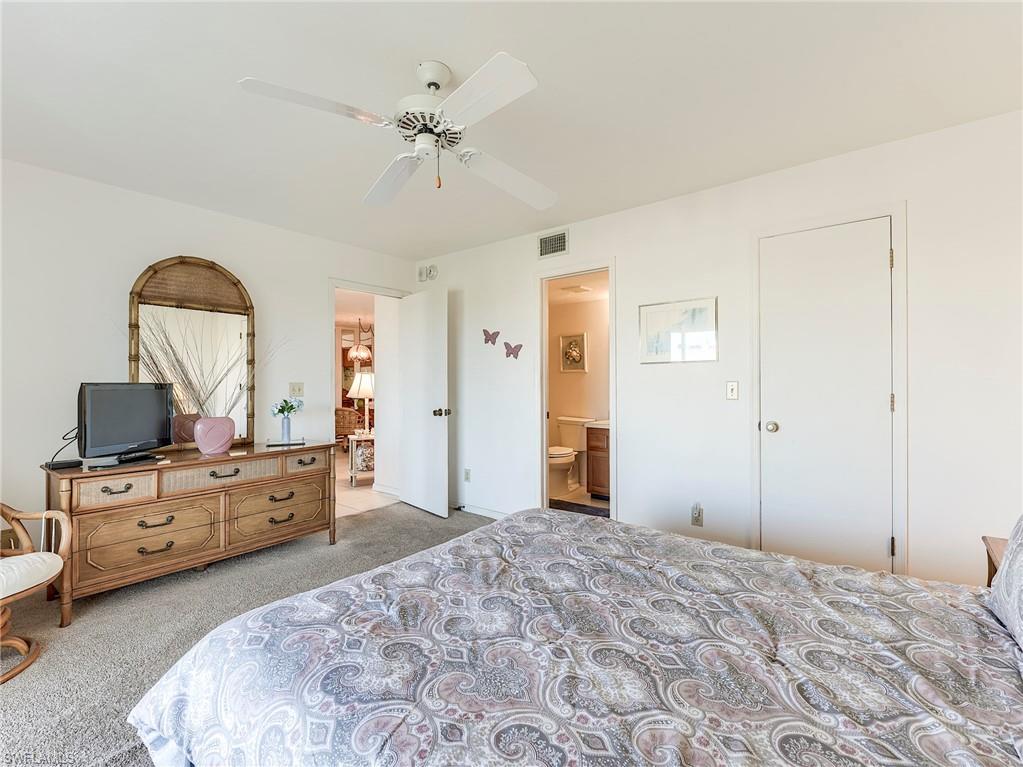 ROYAL PELICAN TOWNHOUSE - Residential