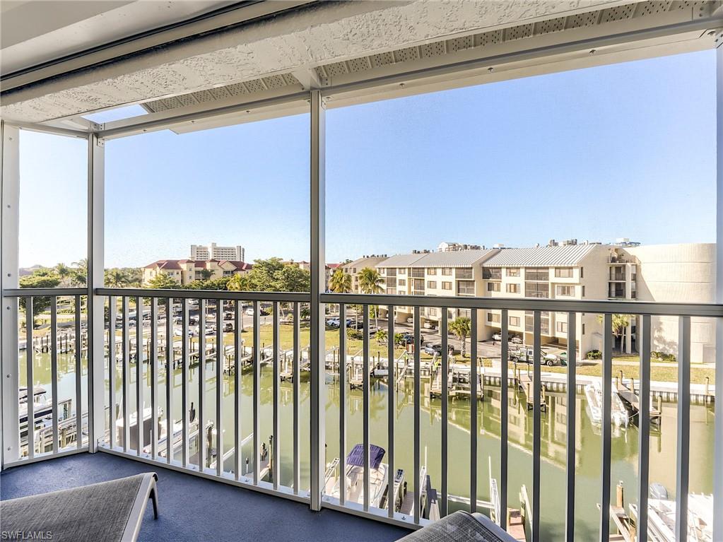 ROYAL PELICAN TOWNHOUSE - Residential