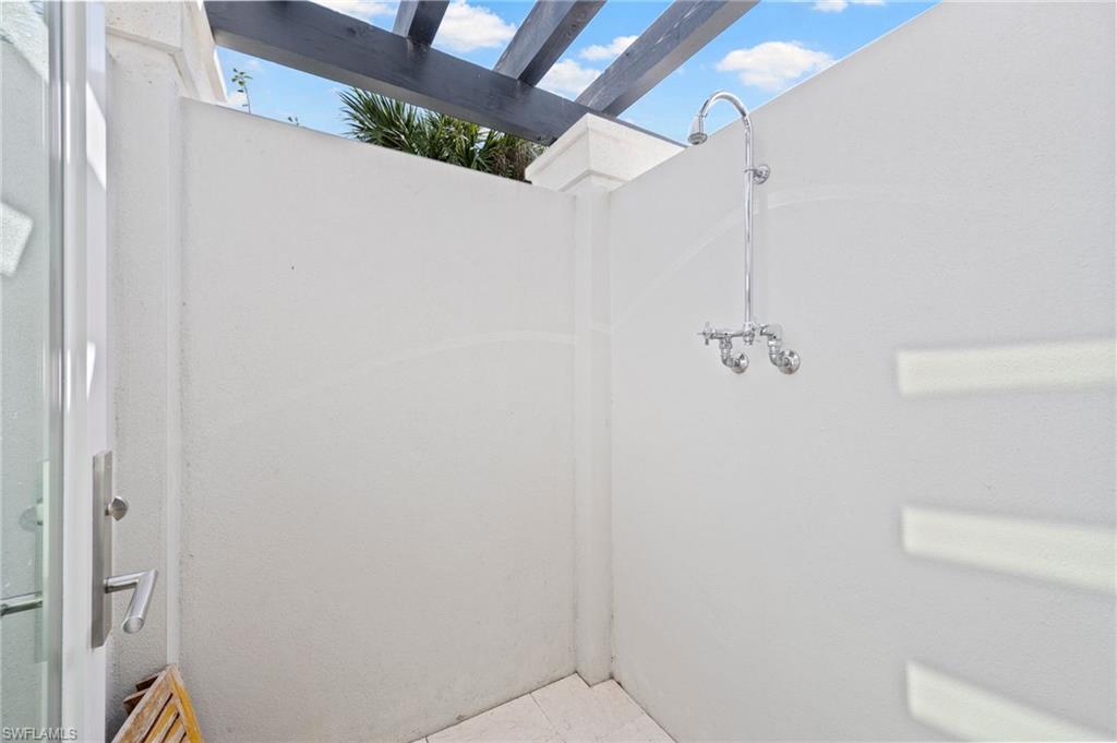 QUAIL WEST - Residential