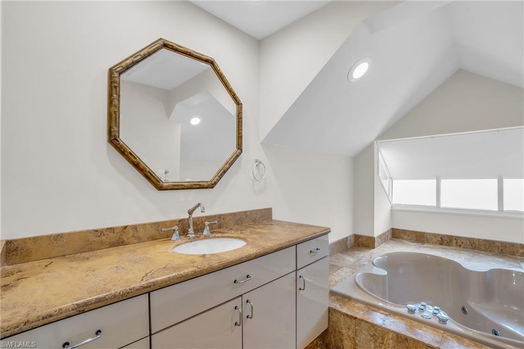 AQUALANE SHORES - Residential