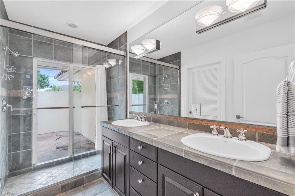 AQUALANE SHORES - Residential