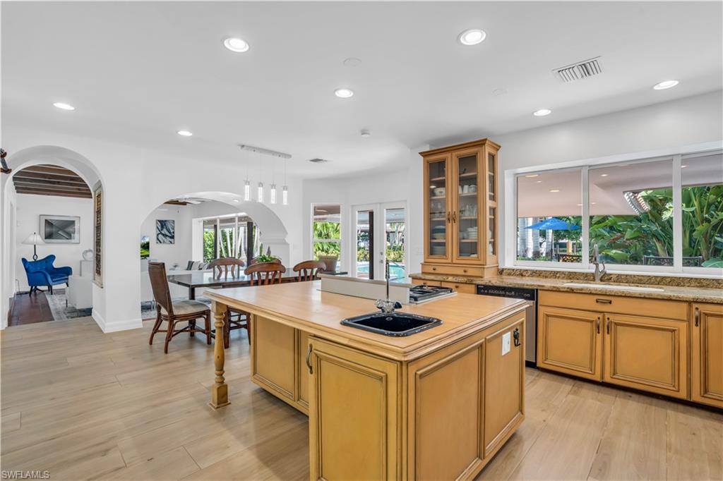 AQUALANE SHORES - Residential