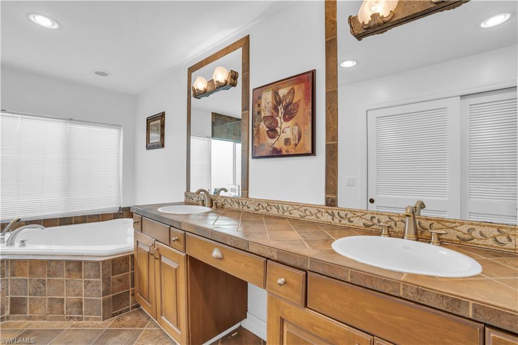 AQUALANE SHORES - Residential