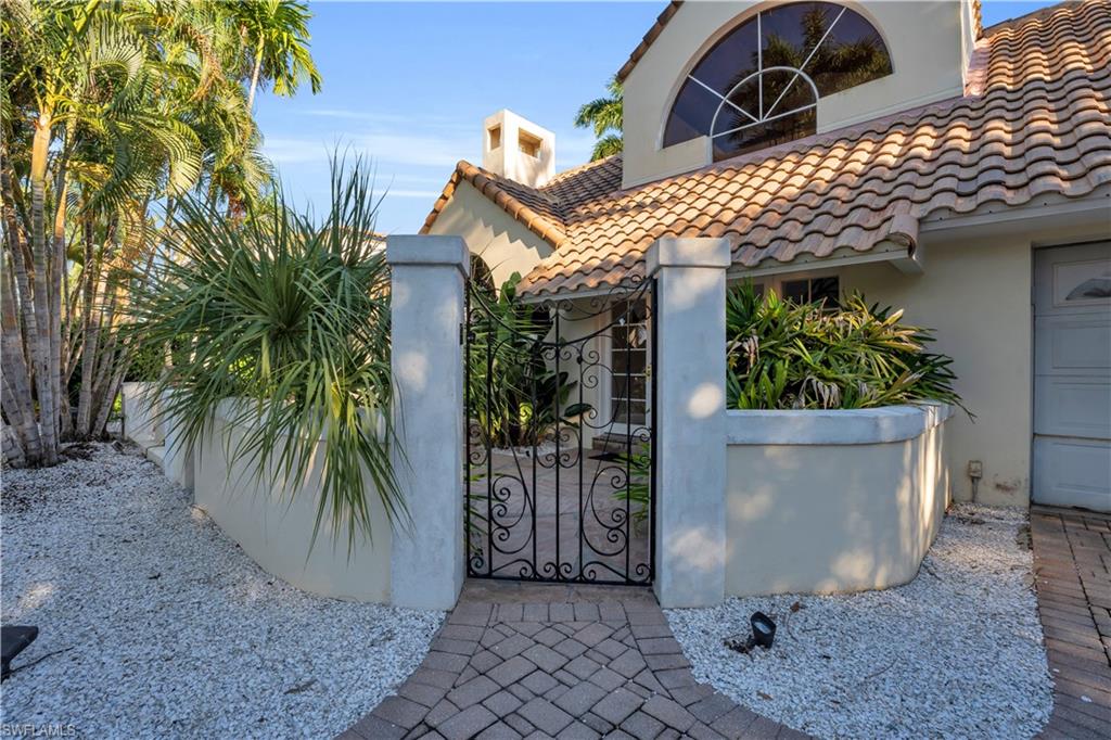 AQUALANE SHORES - Residential