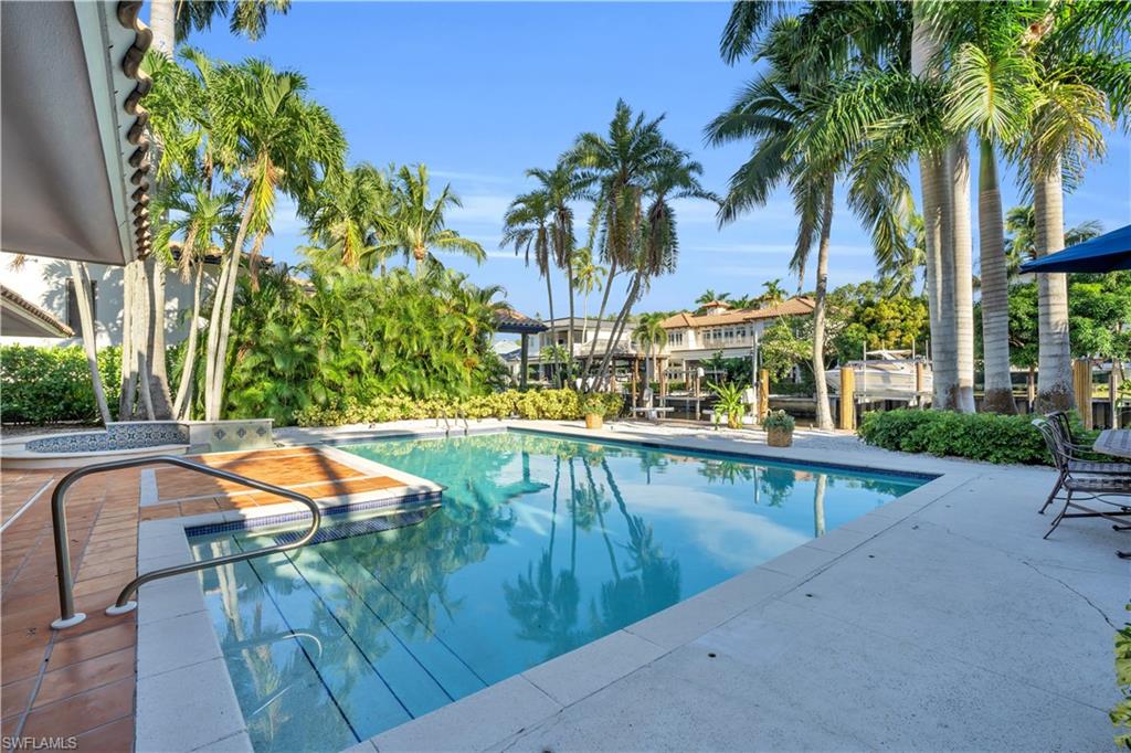 AQUALANE SHORES - Residential