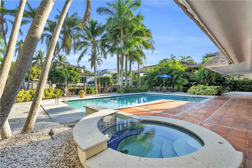 AQUALANE SHORES - Residential