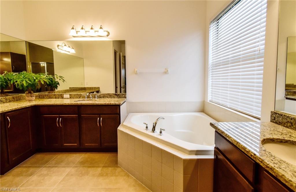 MARINA BAY - Residential