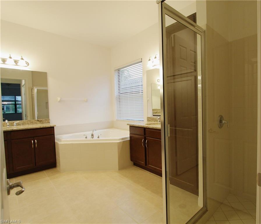 MARINA BAY - Residential