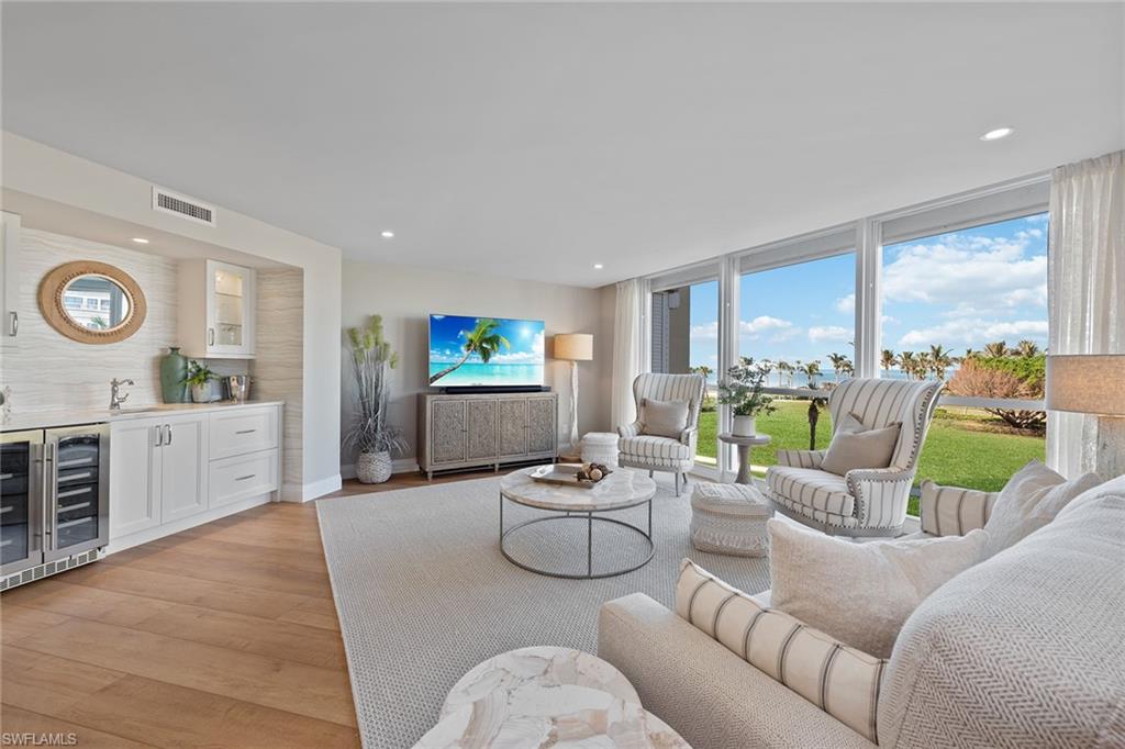 MONACO BEACH CLUB - Residential