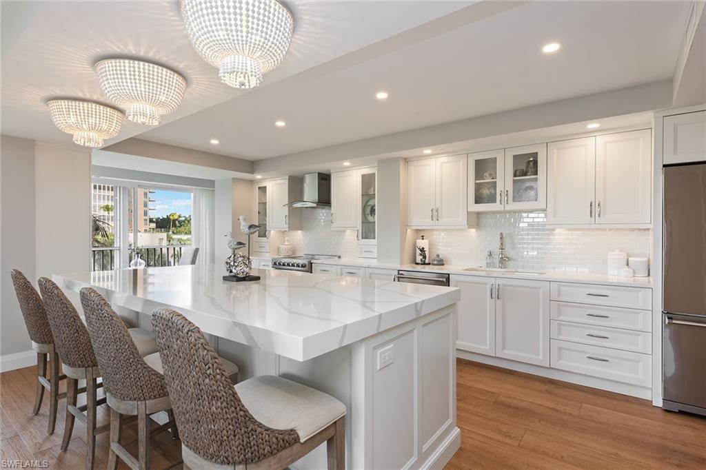 MONACO BEACH CLUB - Residential