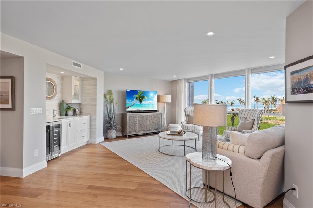 MONACO BEACH CLUB - Residential