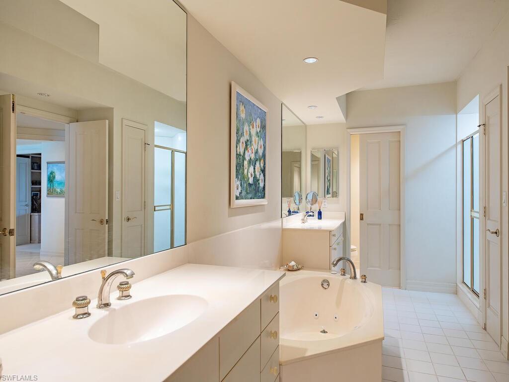 CARLYSLE AT BAY COLONY - Residential