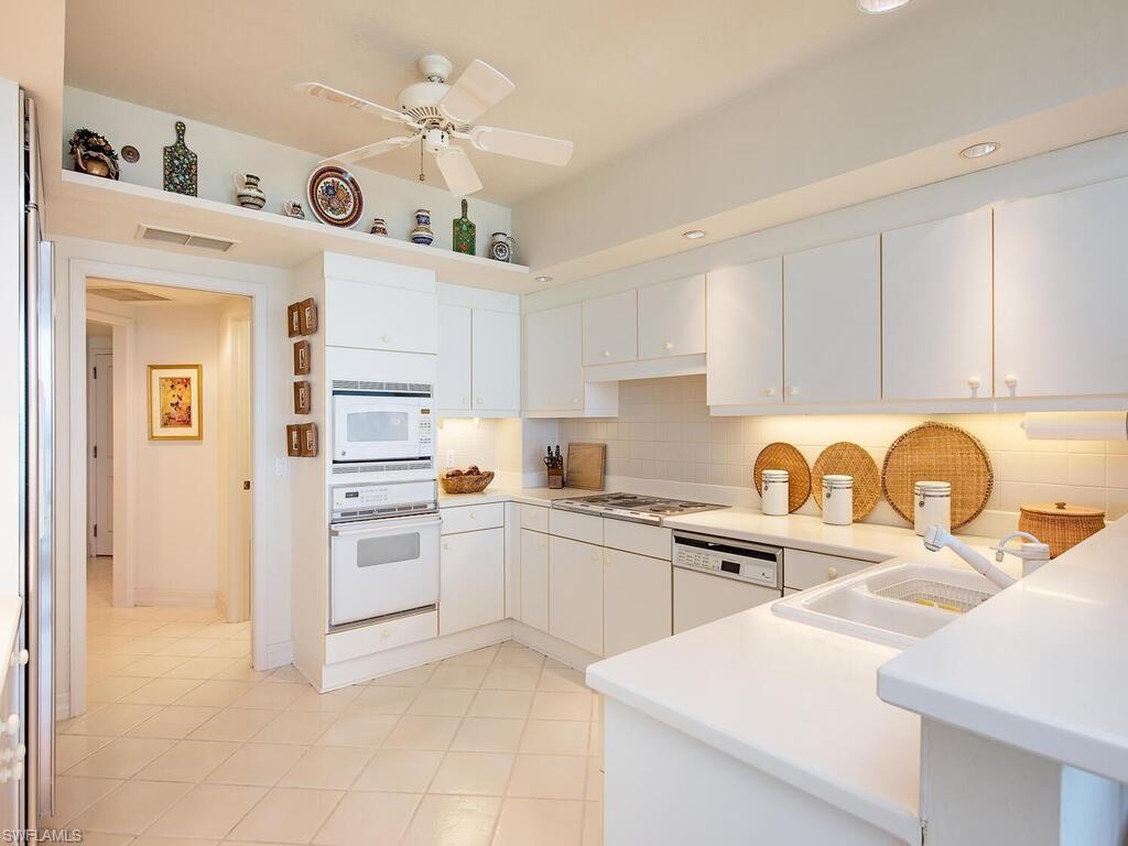 CARLYSLE AT BAY COLONY - Residential