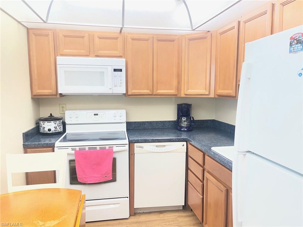 SEVEN LAKES - Residential