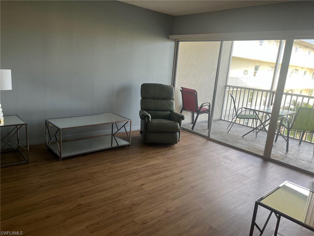 SEVEN LAKES - Residential