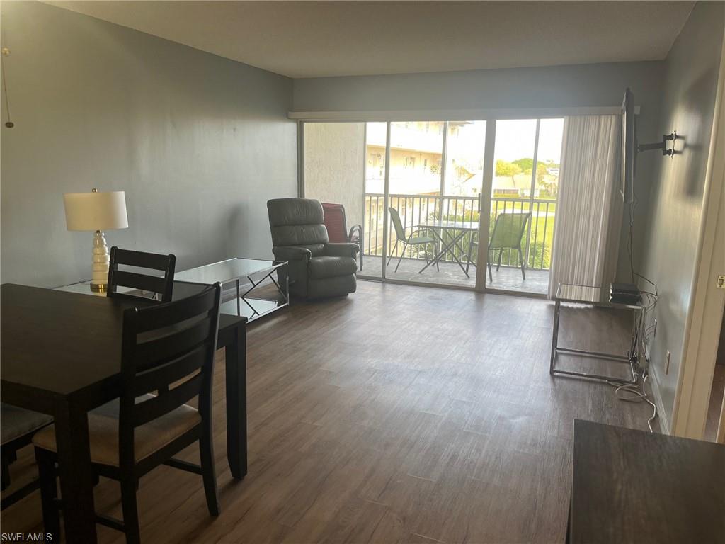 SEVEN LAKES - Residential