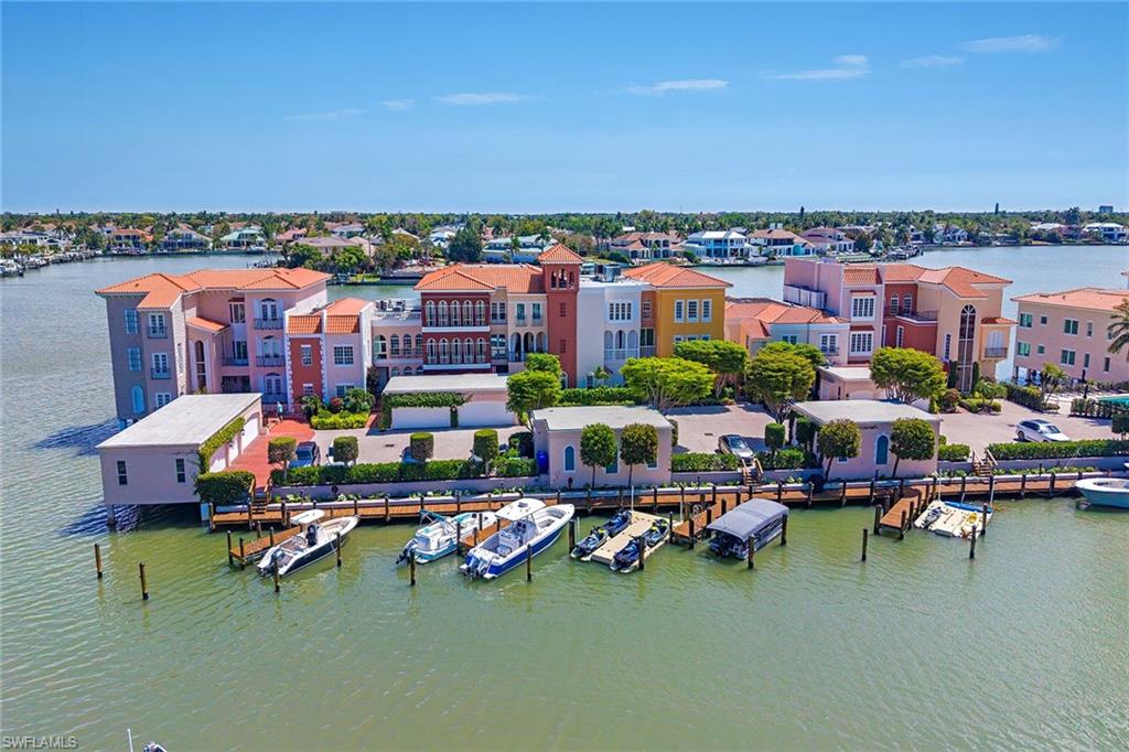 4000 Gulf Shore BLVD N 2700