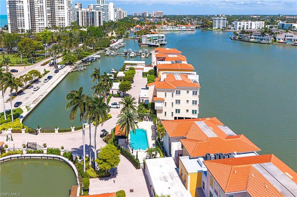 4000 Gulf Shore BLVD N 2700
