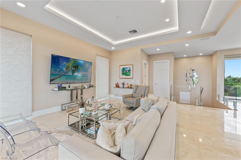 HIDEAWAY BEACH - Residential