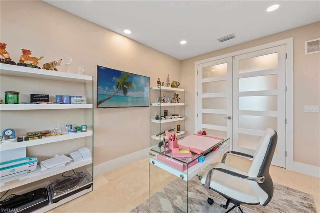 HIDEAWAY BEACH - Residential