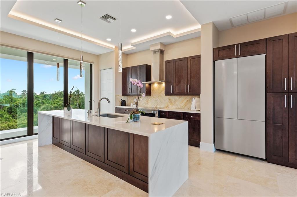 HIDEAWAY BEACH - Residential