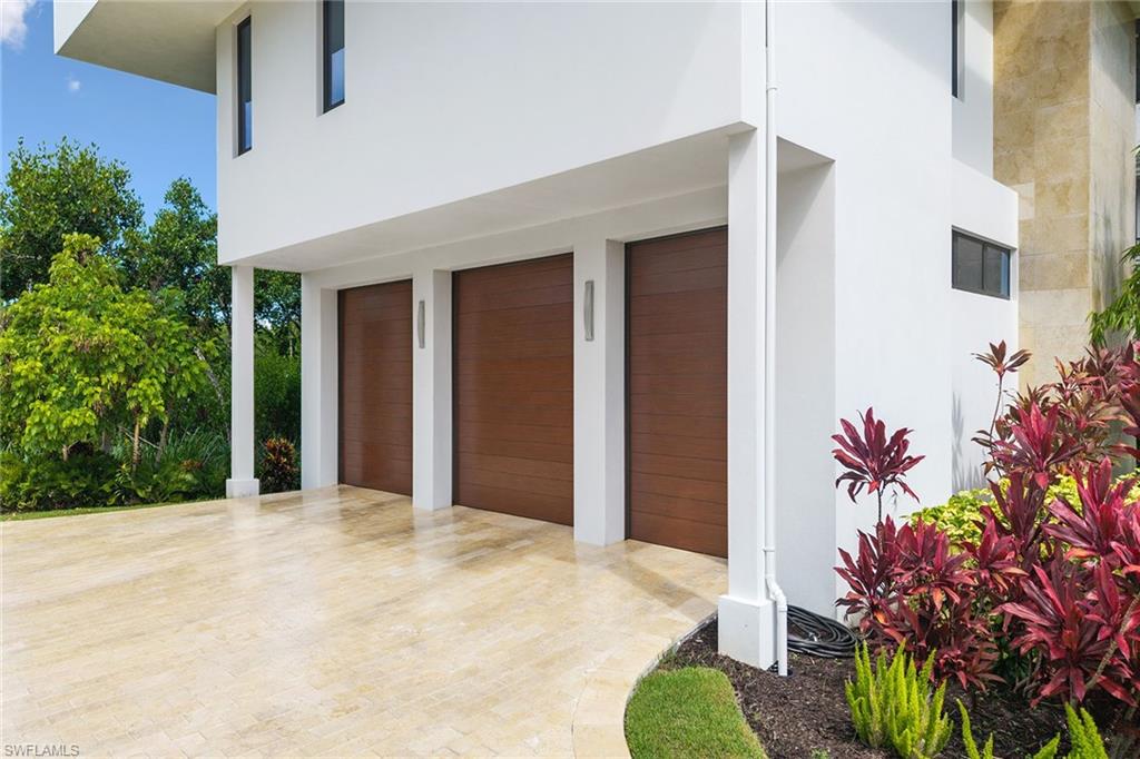 HIDEAWAY BEACH - Residential