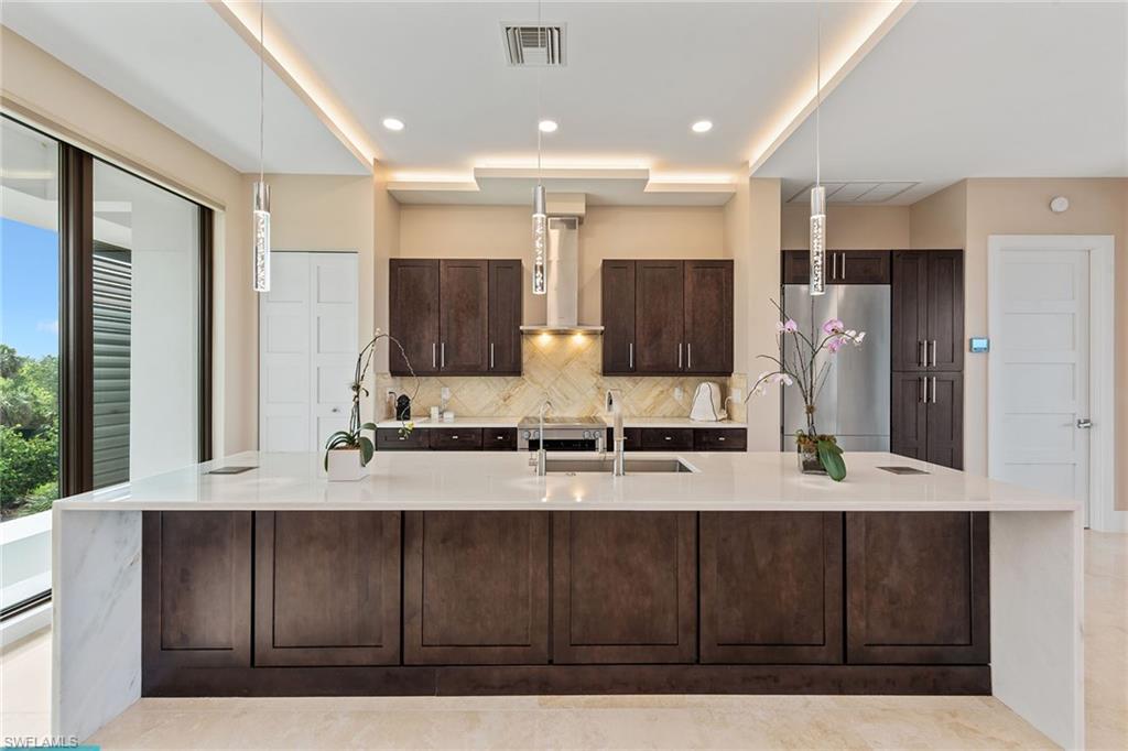 HIDEAWAY BEACH - Residential