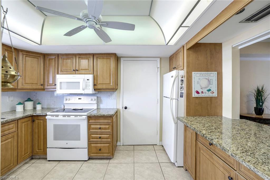 FOUR FOUNTAINS - Residential