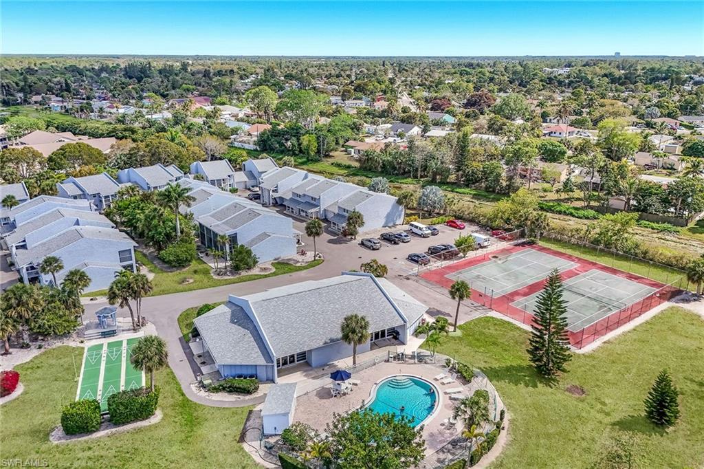 FOUR FOUNTAINS - Residential