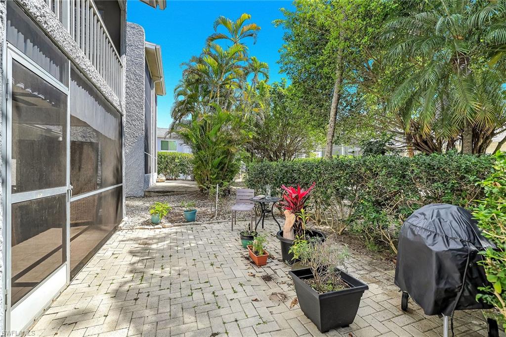 FOUR FOUNTAINS - Residential