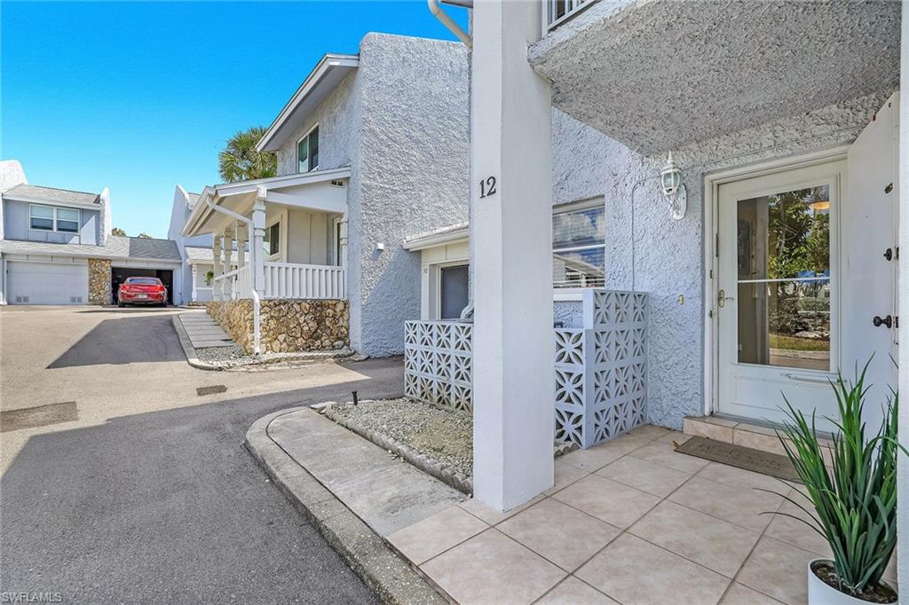 FOUR FOUNTAINS - Residential