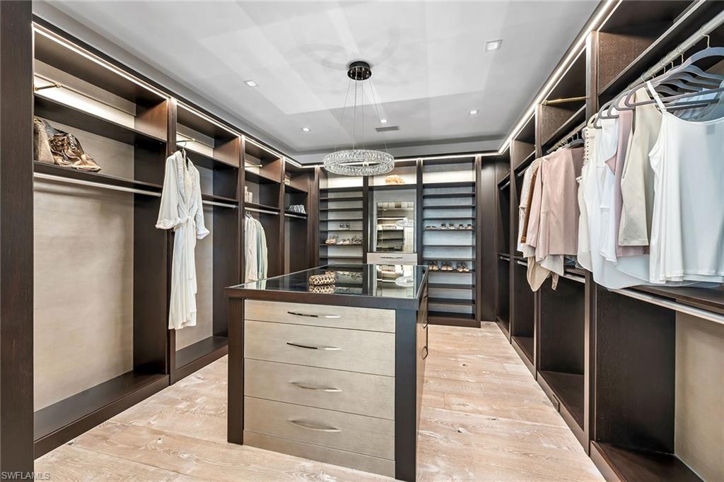 ROYAL HARBOR - Residential