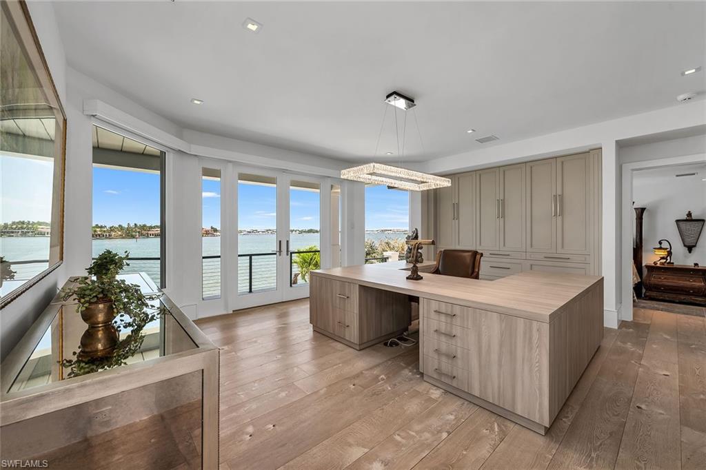 ROYAL HARBOR - Residential