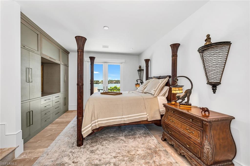 ROYAL HARBOR - Residential