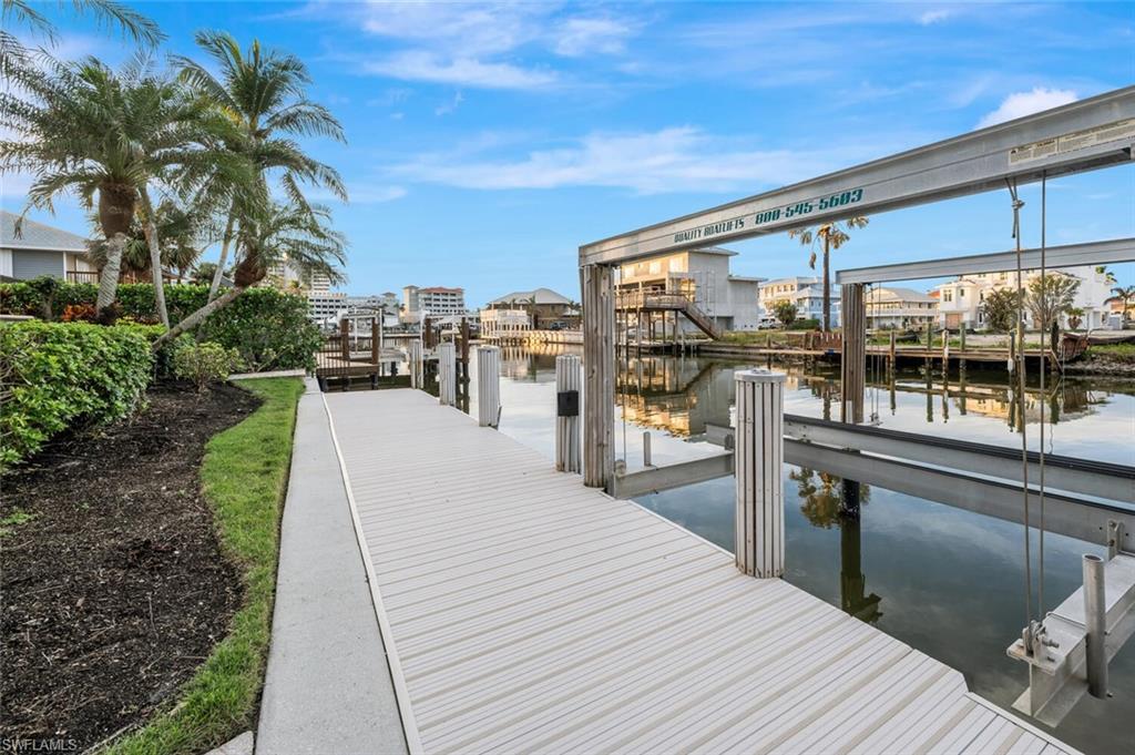 319 Lagoon AVE